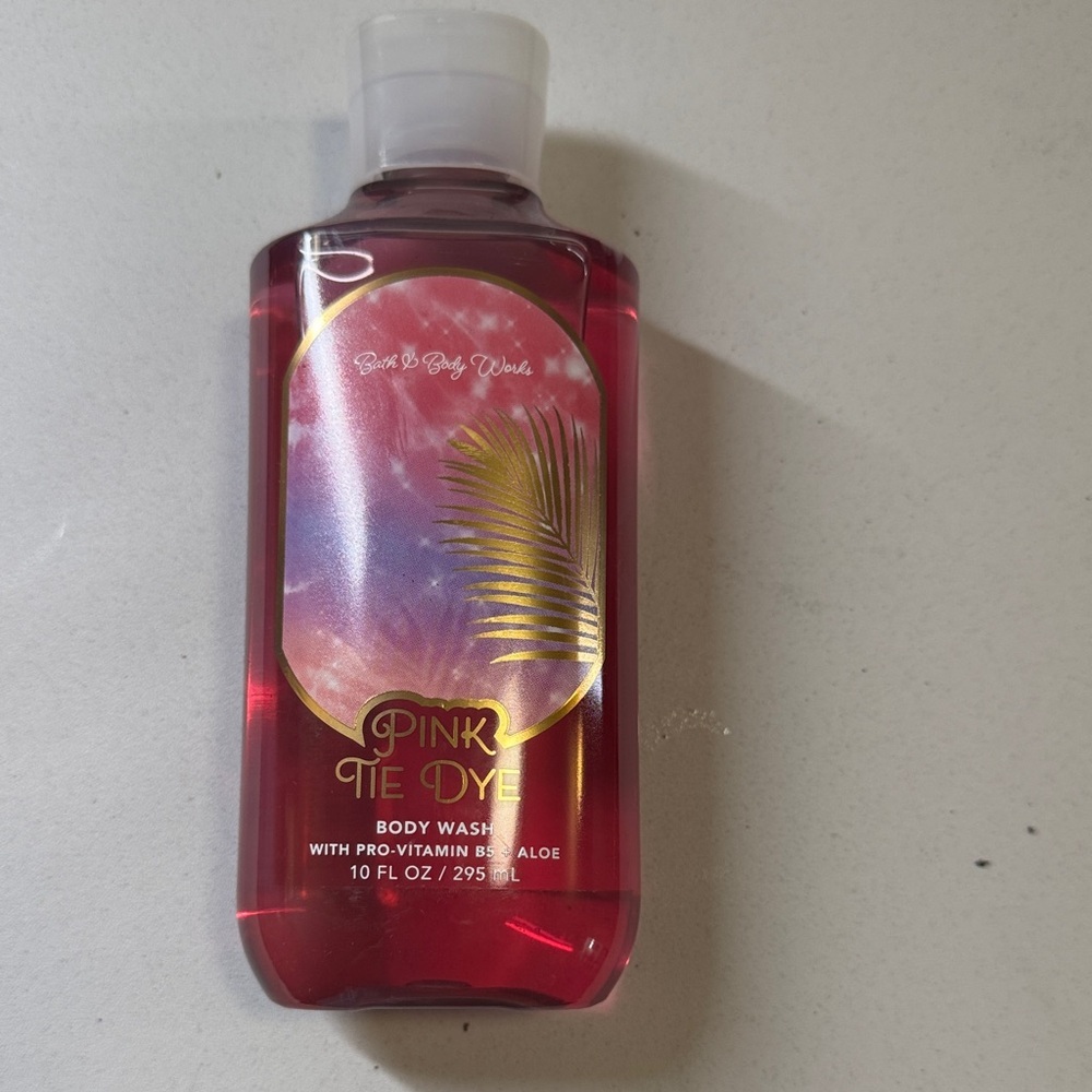 Bath & Body Works Pink Tie Dye Body Wash - Red